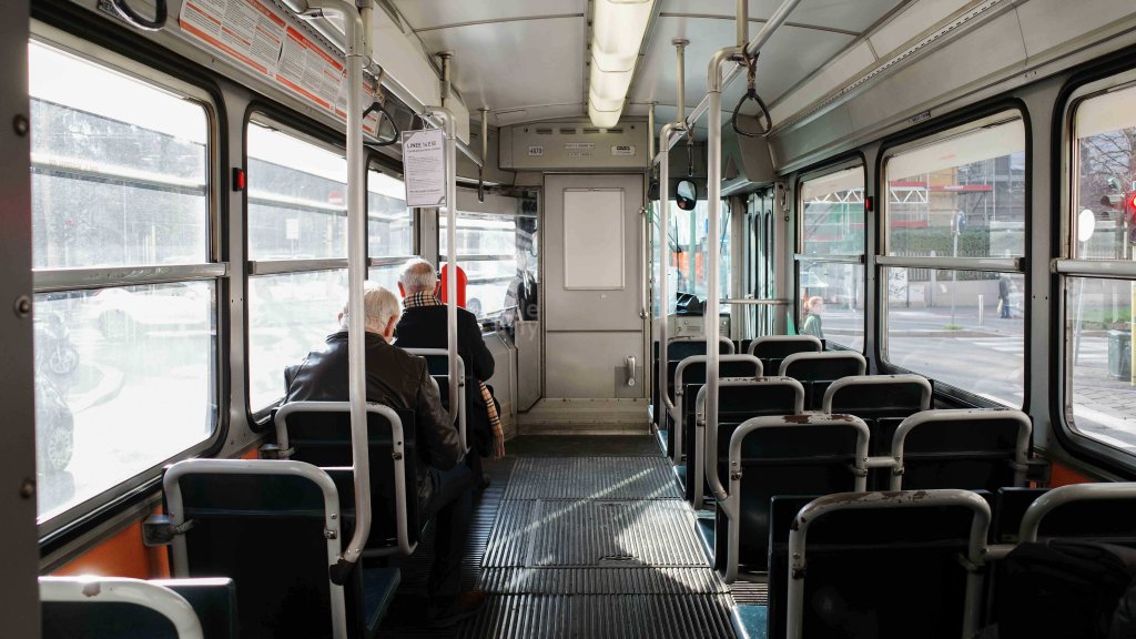 在義大利米蘭的大眾運輸上被歧視