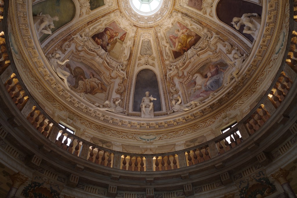 穹頂 義大利博物館 建築 屋頂 天花板